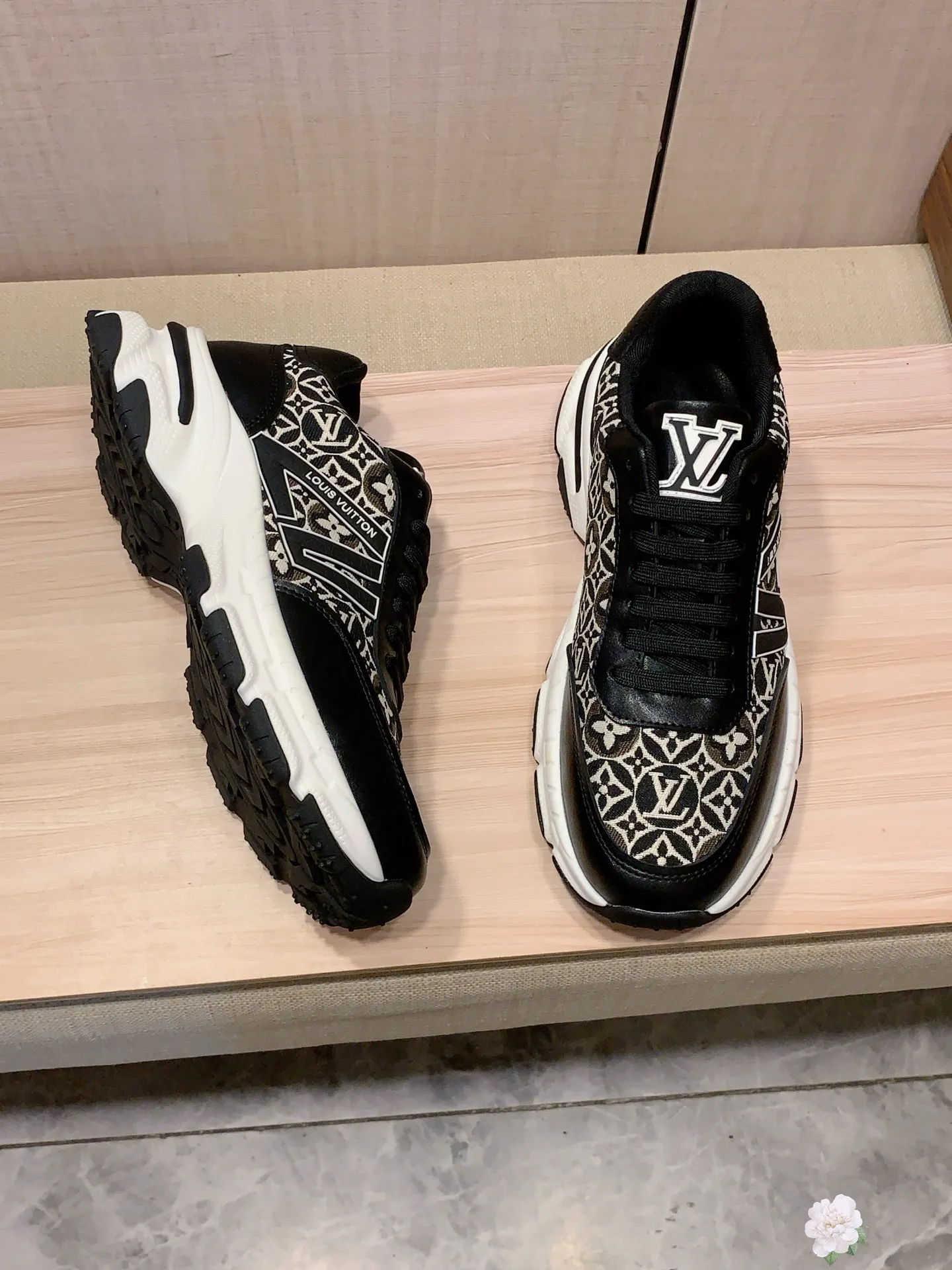 Men's Men's Shoes 💰460💰💰🎩🎩[Lightning][Lightning] "Lv*" The latest and most popular casual shoes, top brands [Seduce] Luxury ~ Purchasing Agency, Top ~ Quality. [Strong] The upper is made of imported breathable cowhide with material ➕ breathable sheepskin feet (•) and fine workmanship. The original stylish and stylish soft rubber wear-resistant and non-slip outsole is light and comfortable on the feet. The real thing looks better when photographed in person. 111: code: 38-44, 3️⃣ colors selected